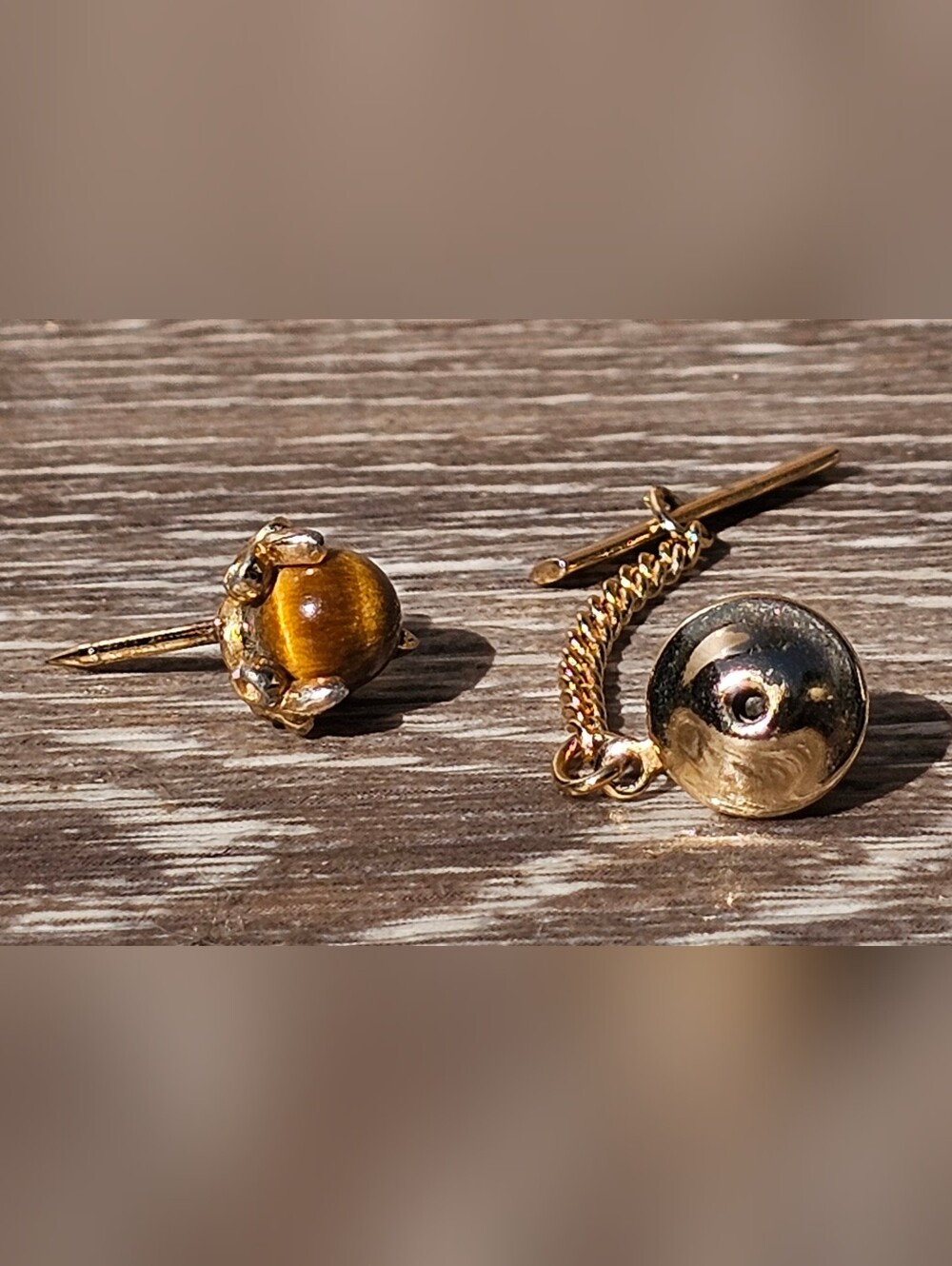 Vintage Gold-Tone CLAW Prong Set Tiger's Eye Chatoyant Tie Tack W/ Clasp & Chain
